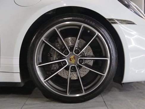 Used 2020 Porsche 911 Carrera RWD image 34