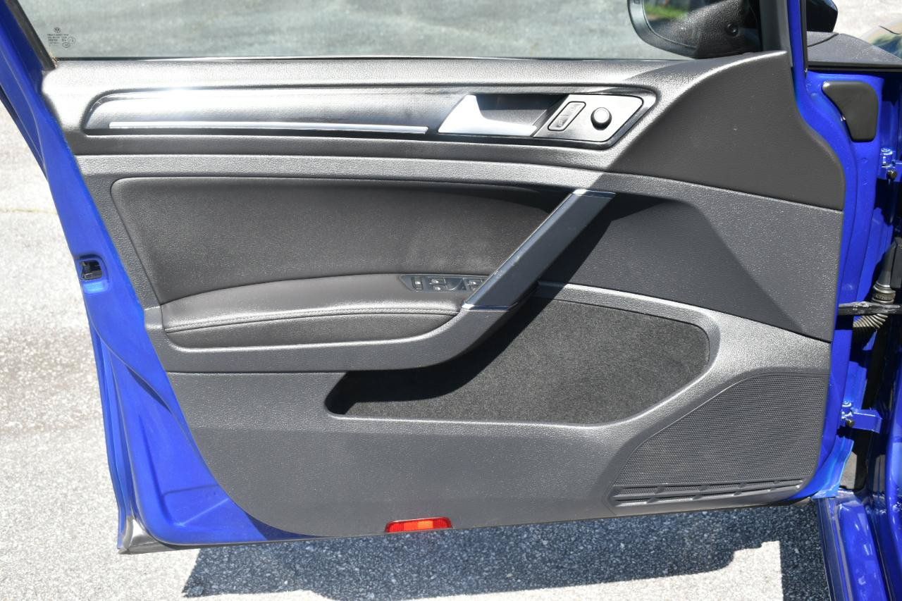 Used 2015 Volkswagen Golf R 4-Door AWD/4WD image 37