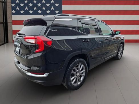 Used 2024 GMC Terrain SLT image 8