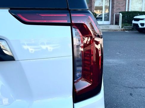 Used 2024 GMC Yukon XL Denali Ultimate image 18