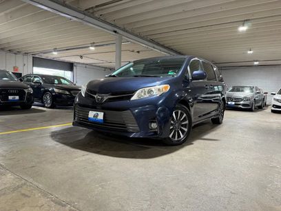 Used 2018 Toyota Sienna XLE Premium