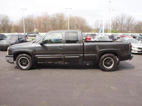 Used 2003 Chevrolet Silverado 1500 2WD Extended Cab w/ Exterior Appearance Package image 3