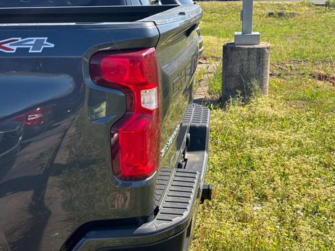 Used 2022 Chevrolet Silverado 1500 Custom image 9