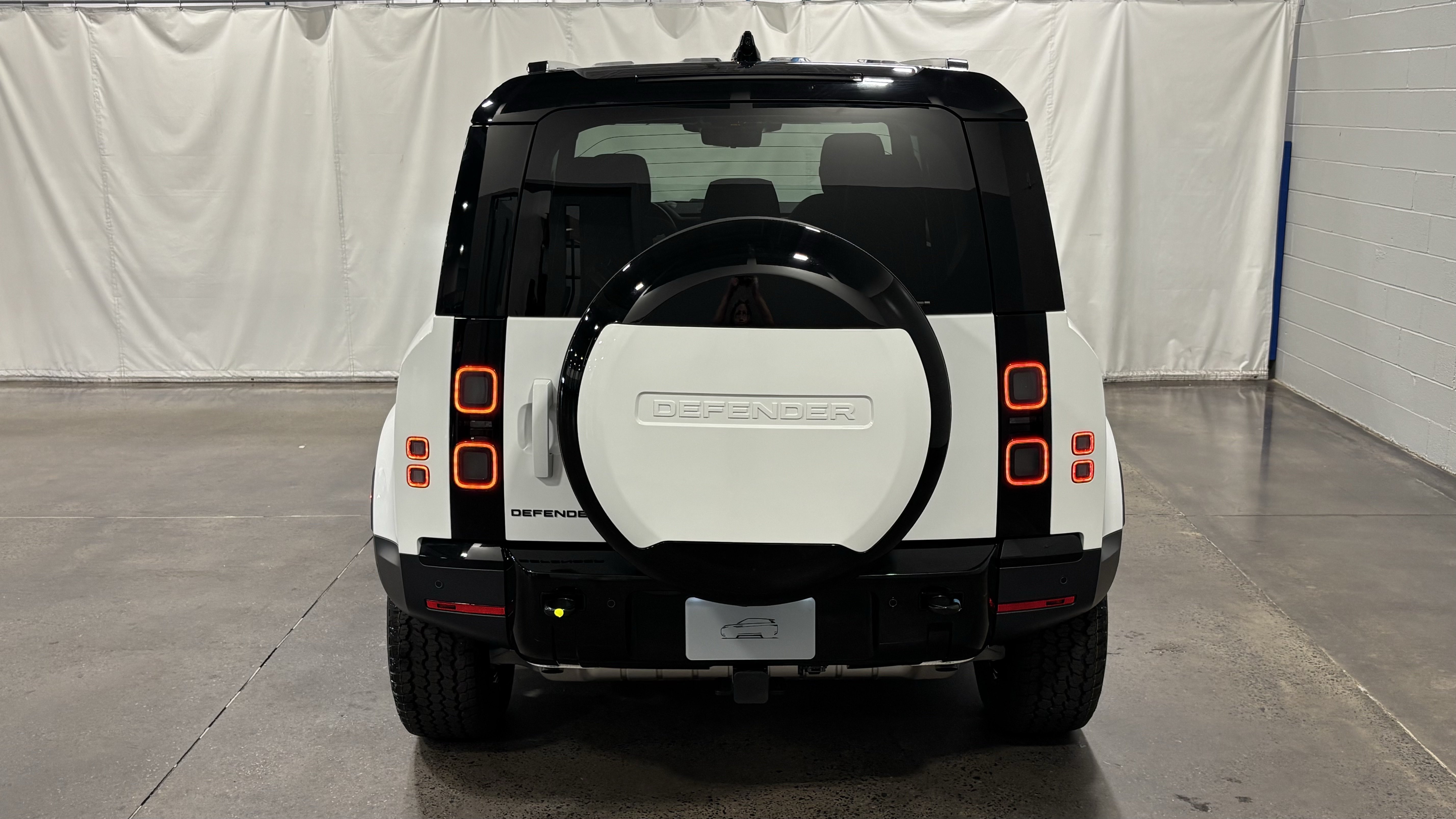 New 2026 Land Rover Defender 110 S AWD/4WD image 8