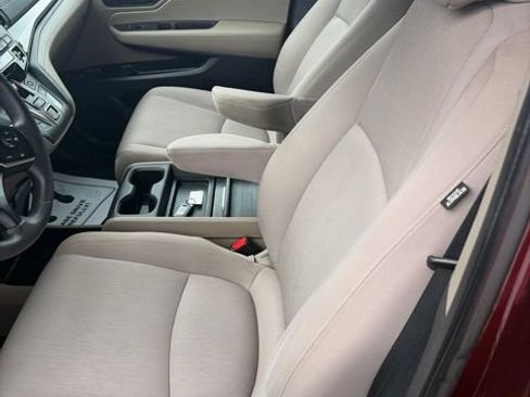 Used 2018 Honda Odyssey EX image 12