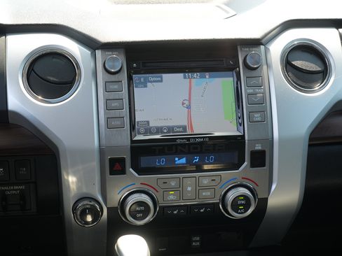 Used 2018 Toyota Tundra Limited AWD/4WD image 22