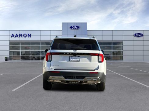 New 2026 Ford Explorer Active w/ Active Comfort Package RWD image 5