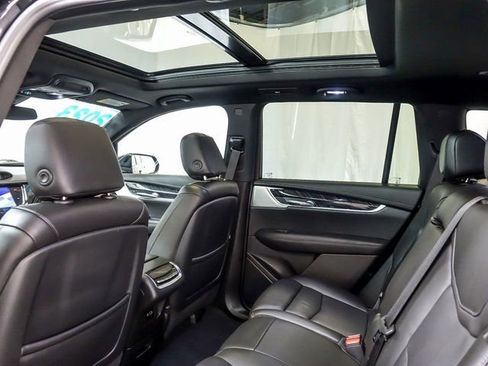 Certified 2023 Cadillac XT6 Premium Luxury AWD/4WD image 16