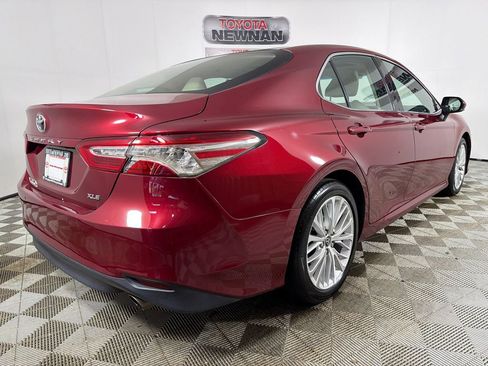 Used 2018 Toyota Camry XLE FWD image 4