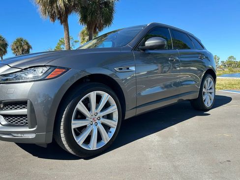 Used 2018 Jaguar F-PACE R-Sport image 6