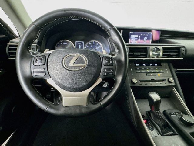 Used 2019 Lexus IS 300 RWD image 10