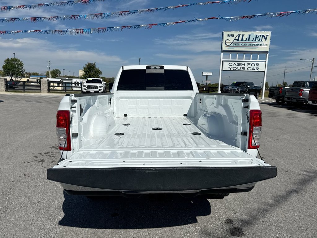Used 2024 RAM 2500 Tradesman w/ Chrome Appearance Group AWD/4WD image 17