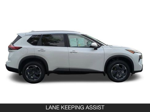 Used 2024 Nissan Rogue SV w/ SV Premium Package FWD image 6