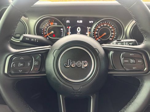 Used 2023 Jeep Wrangler Unlimited Sport AWD/4WD image 26