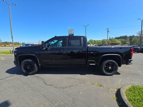 New 2026 Chevrolet Silverado 2500 High Country w/ Midnight Edition AWD/4WD image 7