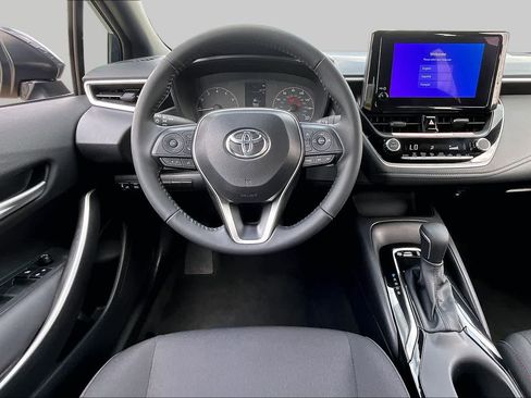 Used 2025 Toyota Corolla SE FWD image 6