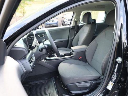 Used 2025 Kia K4 FWD image 8