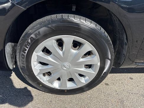 Used 2019 Nissan Versa SV FWD image 10