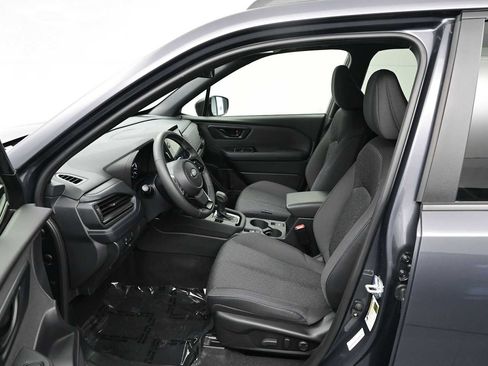 Used 2025 Subaru Forester Premium AWD/4WD image 7