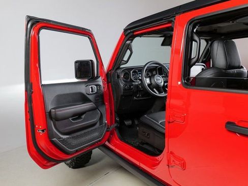 Used 2025 Jeep Gladiator Rubicon w/ Convenience Group image 23