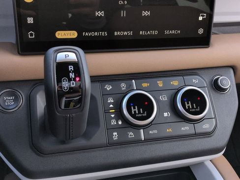 Certified 2025 Land Rover Defender 110 S image 29