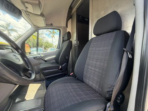 Used 2018 Mercedes-Benz Sprinter 2500 image 15