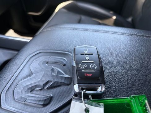 Used 2025 RAM 1500 Laramie image 29