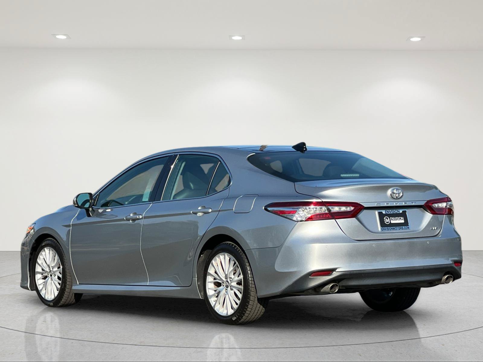 Used 2019 Toyota Camry XLE w/ Driver Assist Package FWD image 3