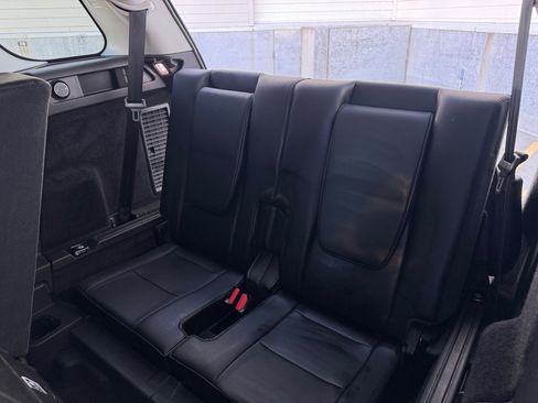 Used 2019 Land Rover Discovery Sport SE image 24