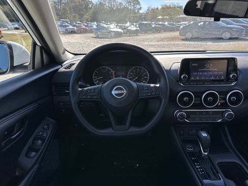 Used 2025 Nissan Sentra S image 23