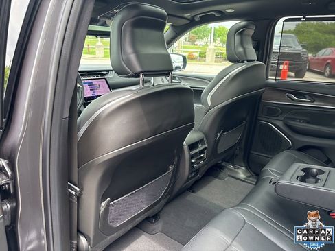 Used 2025 Jeep Grand Cherokee Overland w/ Adv Protech Group III AWD/4WD image 40