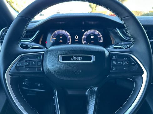 New 2025 Jeep Grand Cherokee Laredo X w/ Luxury Tech Group I image 23