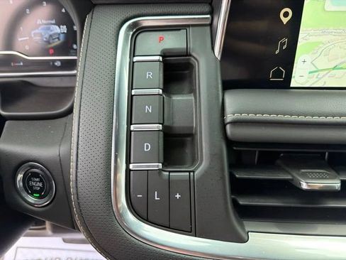Certified 2023 GMC Yukon SLT w/ SLT Premium Package AWD/4WD image 21