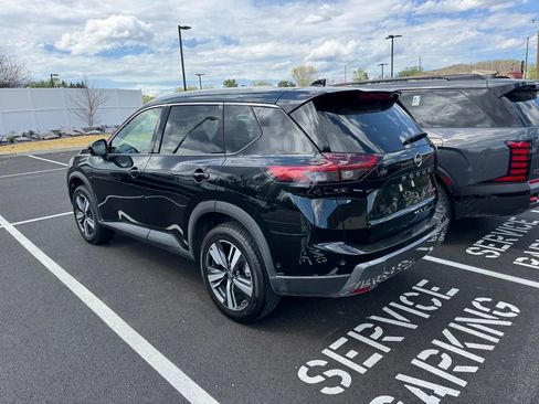 Used 2024 Nissan Rogue SL AWD/4WD image 16