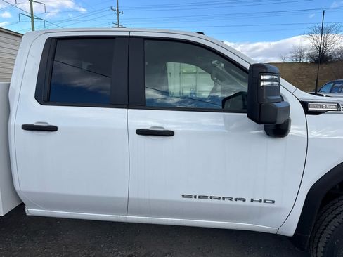 New 2025 GMC Sierra 2500 Pro w/ Convenience Package image 11