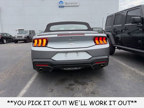 Used 2025 Ford Mustang Premium RWD image 5