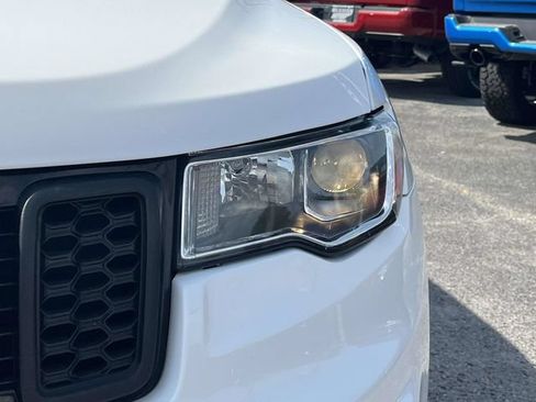 Used 2018 Jeep Grand Cherokee Limited AWD/4WD image 9