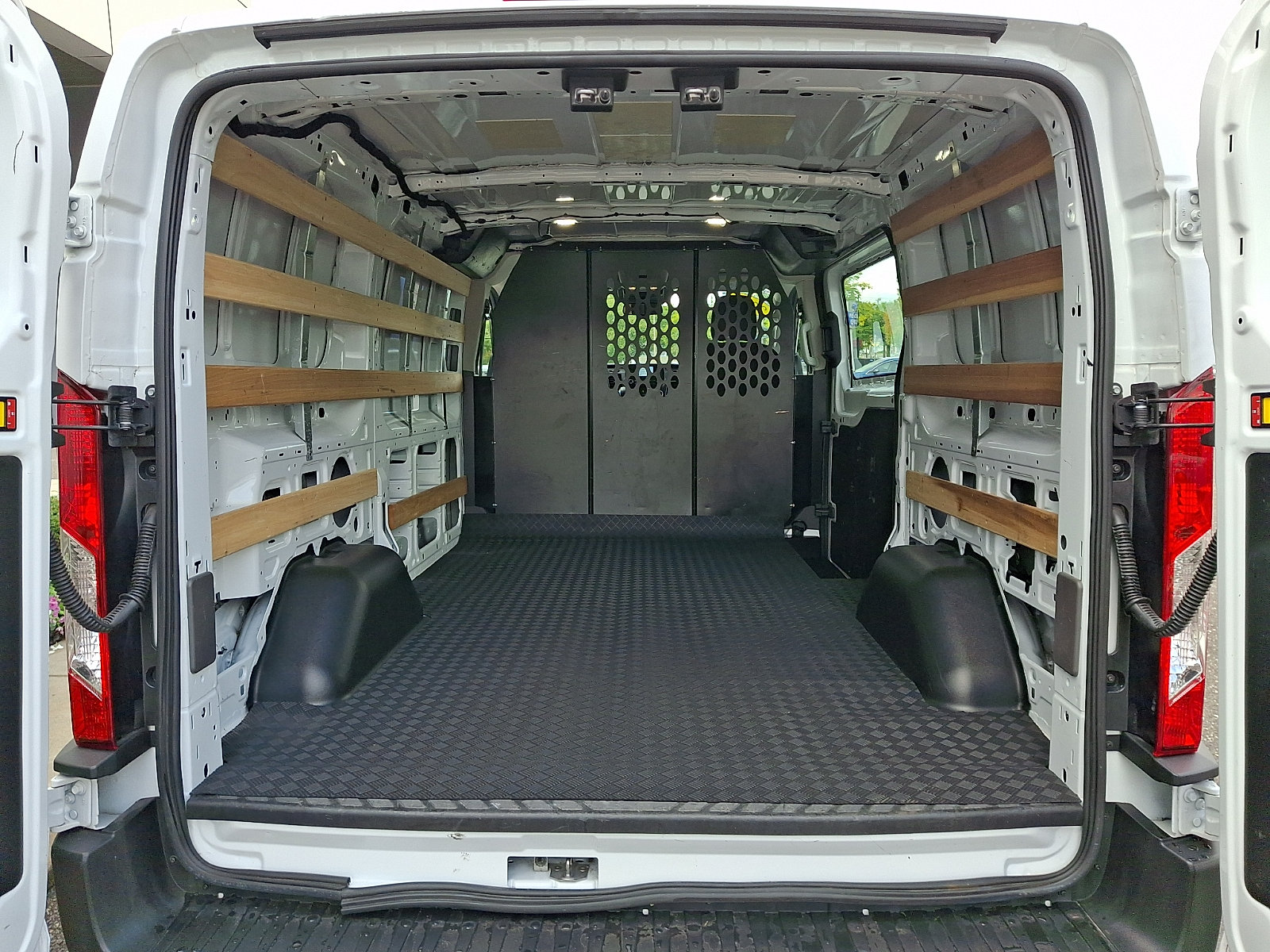 Used 2025 Ford Transit 250 Low Roof w/ Exterior Upgrade Package RWD image 27