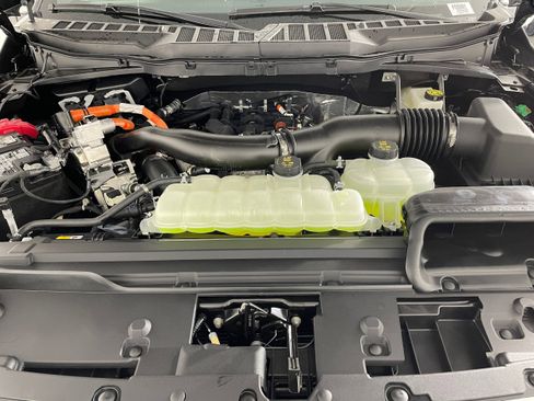 New 2025 Ford F150 Lariat w/ Equipment Group 502A High image 18