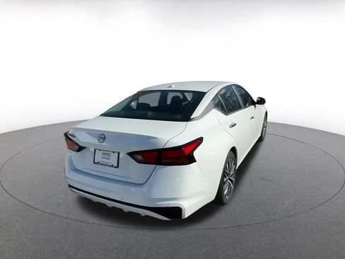 Used 2025 Nissan Altima 2.5 SV image 14