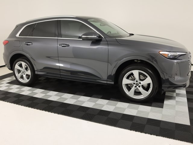 Certified 2025 Audi Q5 Premium w/ Premium Plus AWD/4WD image 6