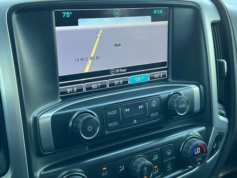 Used 2018 GMC Sierra 2500 SLE w/ SLE Preferred Package AWD/4WD image 25