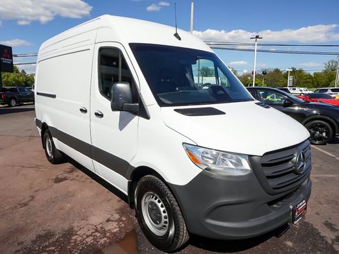 Used 2025 Mercedes-Benz Sprinter 2500 image 3