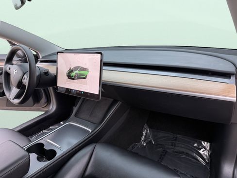 Used 2023 Tesla Model 3 Standard Range image 30