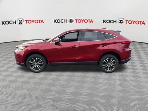 Used 2024 Toyota Venza LE AWD/4WD image 4