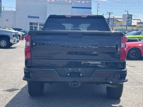 Used 2022 Chevrolet Silverado 1500 Custom w/ LPO, Dark Essentials Package AWD/4WD image 7