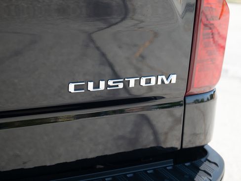 Used 2023 Chevrolet Silverado 1500 Custom image 12