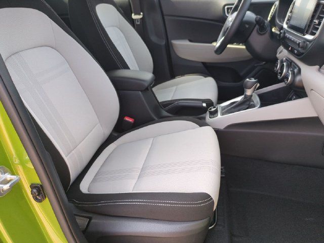 Certified 2024 Hyundai Venue SEL FWD image 18