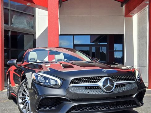 Used 2020 Mercedes-Benz SL 550 image 11