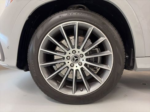 Used 2024 Mercedes-Benz GLE 350 4MATIC w/ AMG Line Exterior image 10